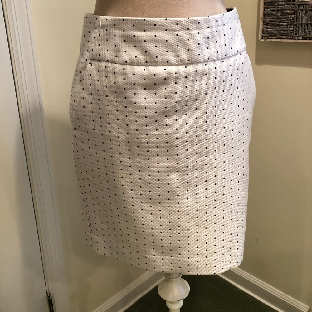 White and black polka dot pencil skirt